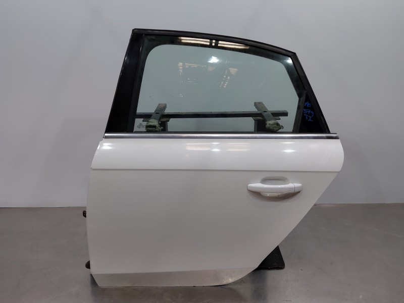 Recambio de puerta trasera izquierda para audi a4 b8 (8k2) 2.0 tdi referencia OEM IAM 8K5833051D  