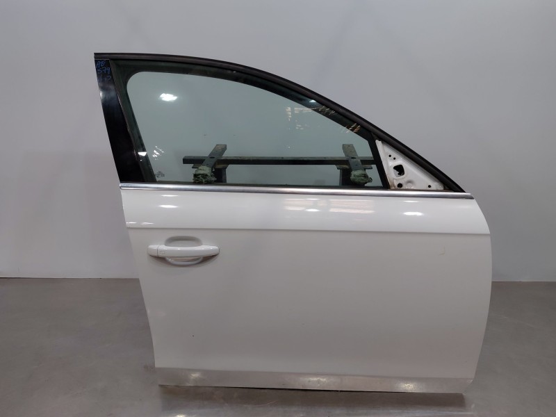 Recambio de puerta delantera derecha para audi a4 b8 (8k2) 2.0 tdi referencia OEM IAM 8K0831052J  