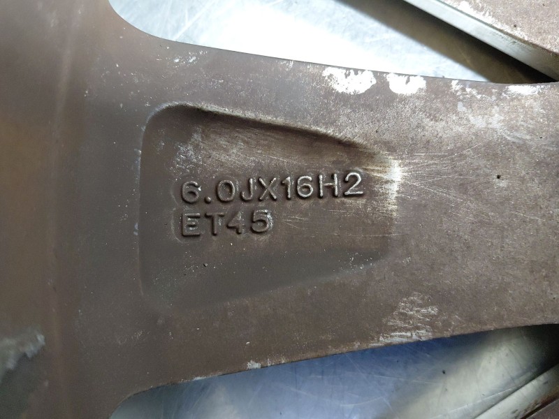 Recambio de llanta para seat arona suv referencia OEM IAM 6F96010258Z8  