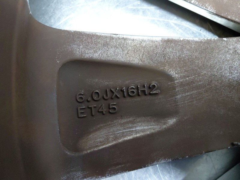 Recambio de llanta para seat arona suv referencia OEM IAM 6F96010258Z8  