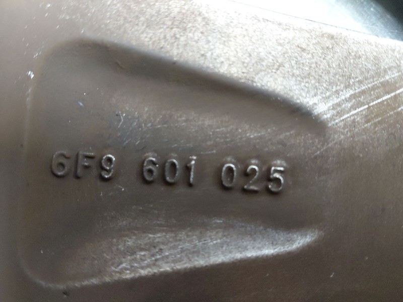 Recambio de llanta para seat arona suv referencia OEM IAM 6F96010258Z8  