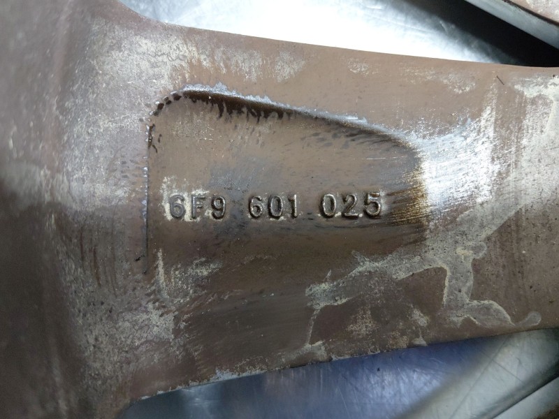 Recambio de llanta para seat arona suv referencia OEM IAM 6F96010258Z8  