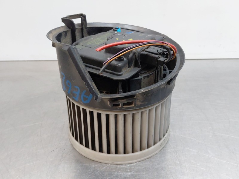 Recambio de motor calefaccion para peugeot 407 (6d_) 1.6 hdi 110 (6d9hzc, 6d9hyc) referencia OEM IAM 6441AJ  