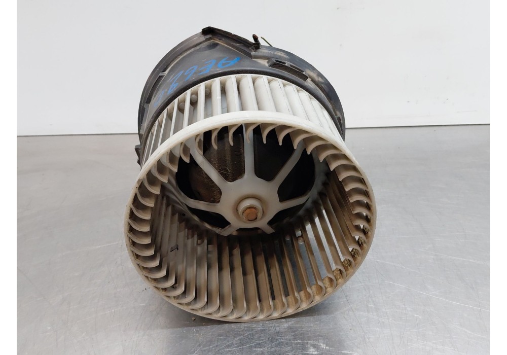 Recambio de motor calefaccion para peugeot 407 (6d_) 1.6 hdi 110 (6d9hzc, 6d9hyc) referencia OEM IAM 6441AJ  