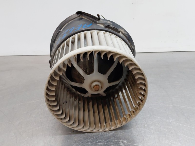 Recambio de motor calefaccion para peugeot 407 (6d_) 1.6 hdi 110 (6d9hzc, 6d9hyc) referencia OEM IAM 6441AJ  