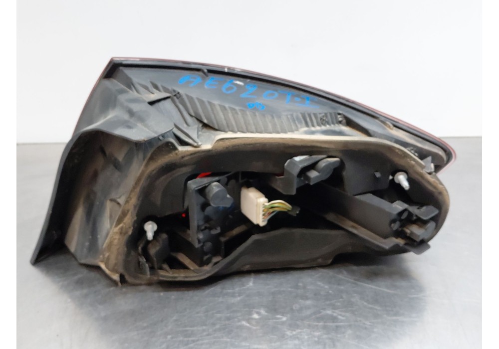 Recambio de piloto trasero izquierdo para peugeot 407 (6d_) 1.6 hdi 110 (6d9hzc, 6d9hyc) referencia OEM IAM 6350HP  