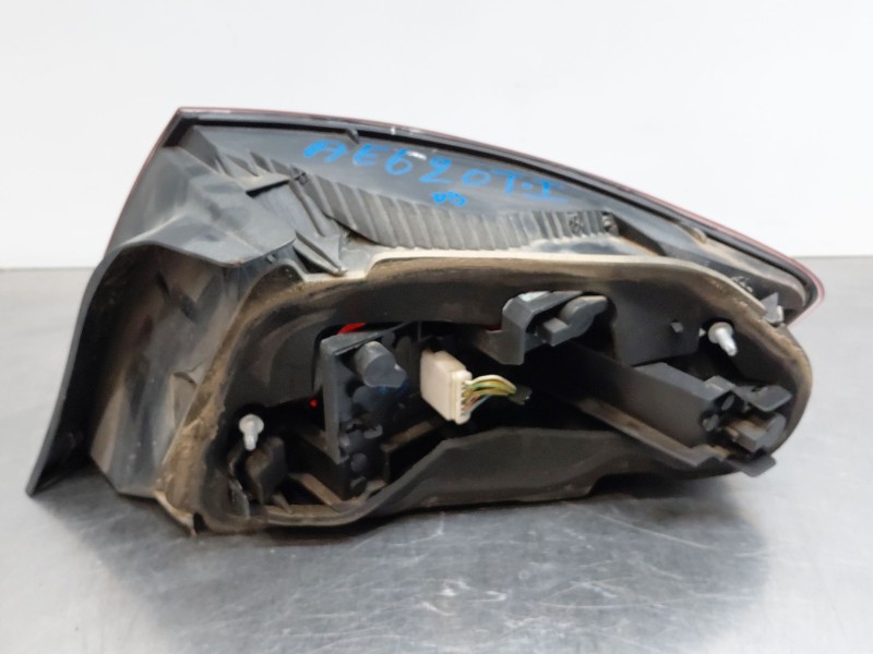 Recambio de piloto trasero izquierdo para peugeot 407 (6d_) 1.6 hdi 110 (6d9hzc, 6d9hyc) referencia OEM IAM 6350HP  