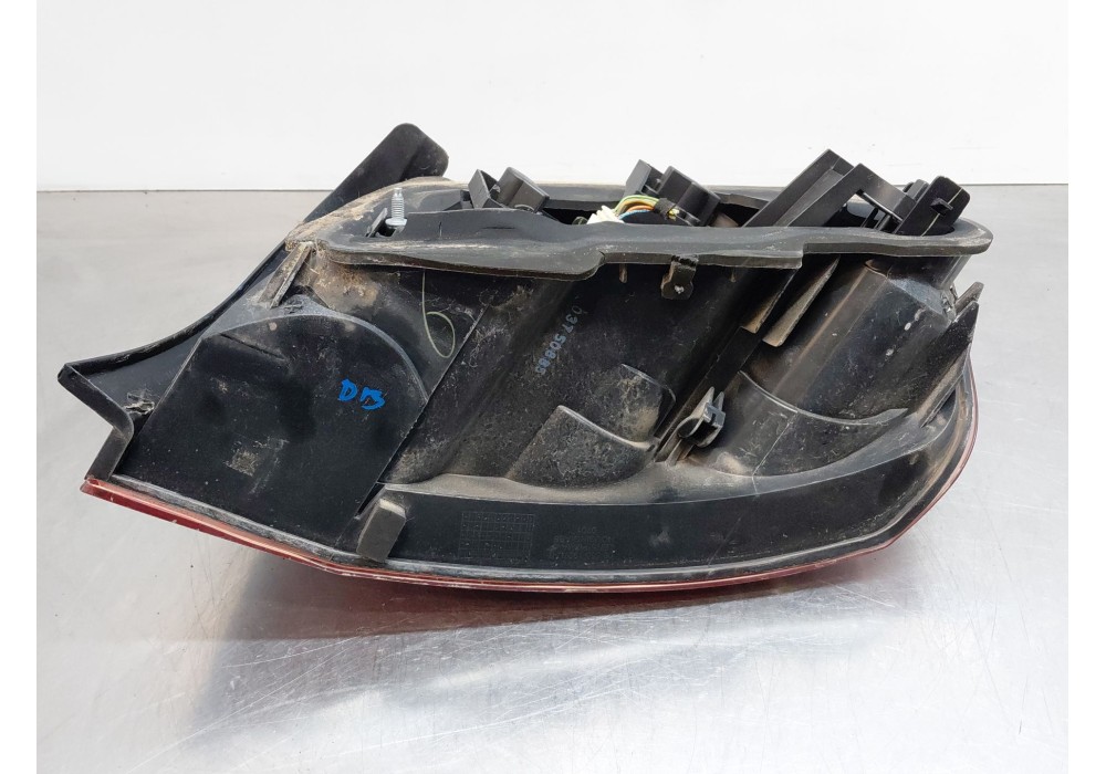 Recambio de piloto trasero izquierdo para peugeot 407 (6d_) 1.6 hdi 110 (6d9hzc, 6d9hyc) referencia OEM IAM 6350HP  