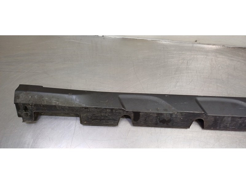 Recambio de faldon lateral para hyundai kona klass 2wd referencia OEM IAM 87751J9500PGY  