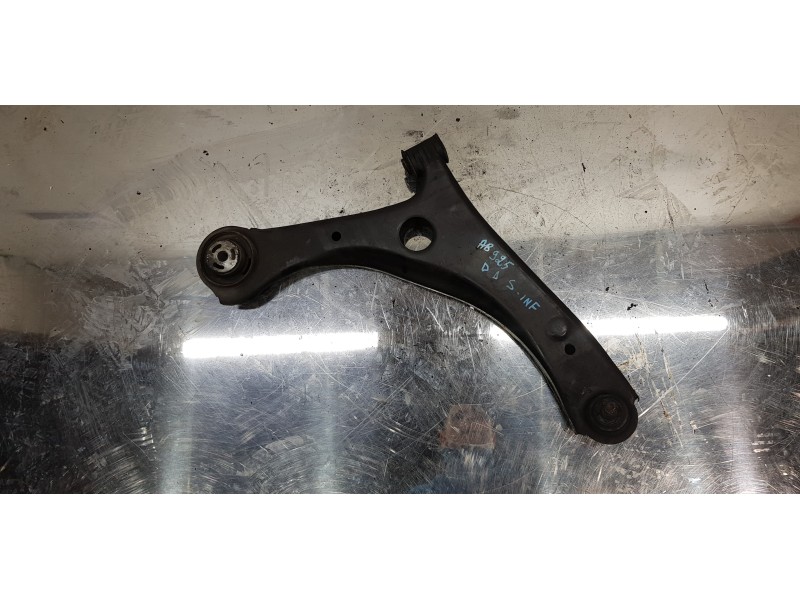Recambio de brazo suspension inferior delantero derecho para chrysler grand voyager limited referencia OEM IAM 4721484AD  