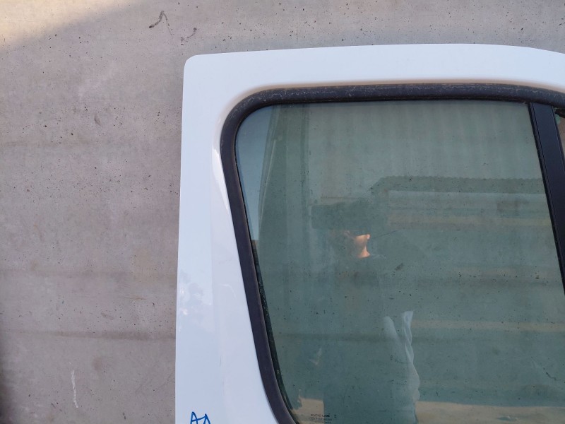 Recambio de puerta delantera derecha para renault master iii furgón referencia OEM IAM   