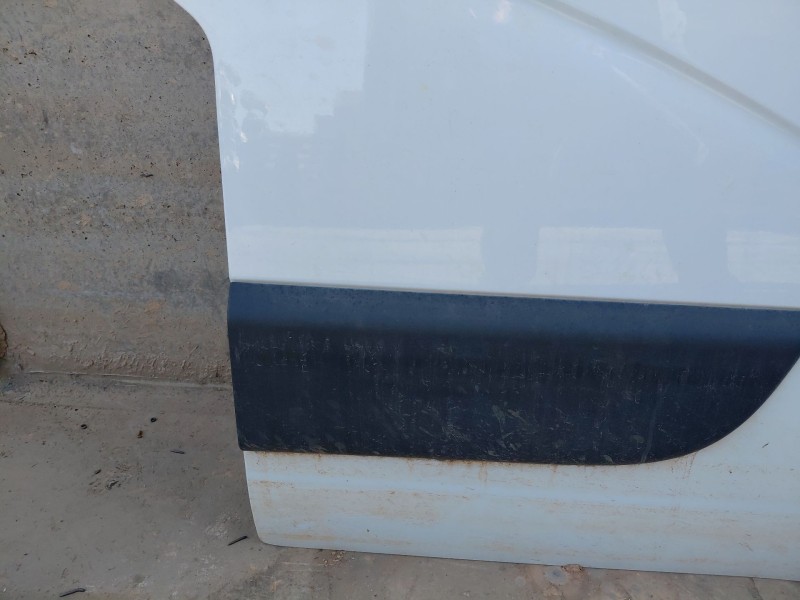 Recambio de puerta delantera derecha para renault master iii furgón referencia OEM IAM   