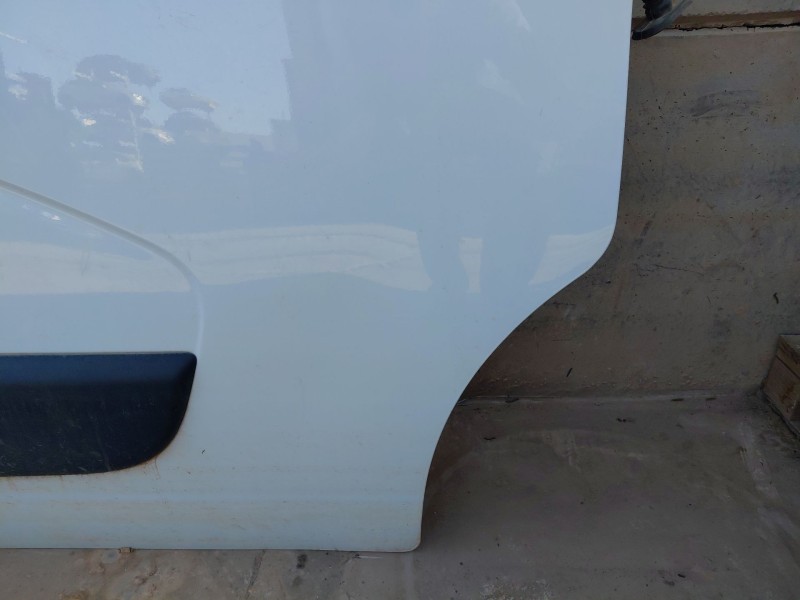 Recambio de puerta delantera derecha para renault master iii furgón referencia OEM IAM   