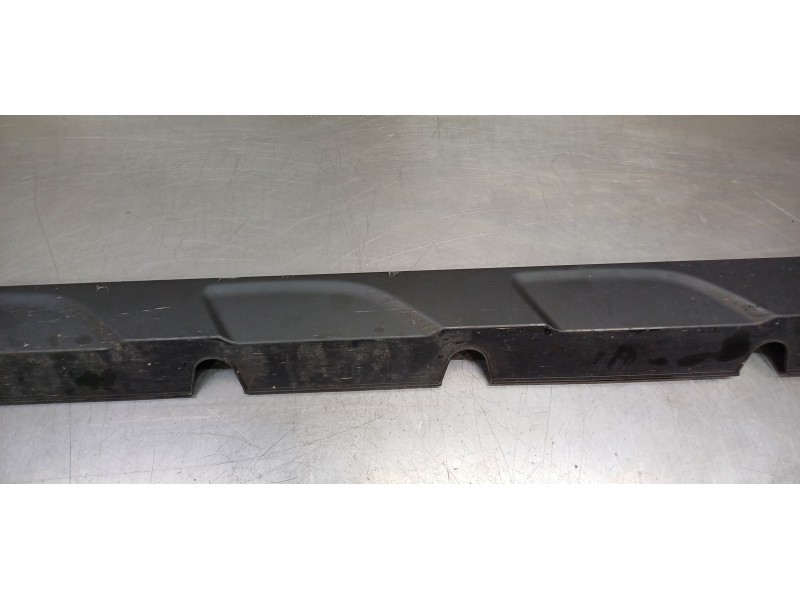 Recambio de faldon lateral para hyundai kona klass 2wd referencia OEM IAM 87751J9500PGY  