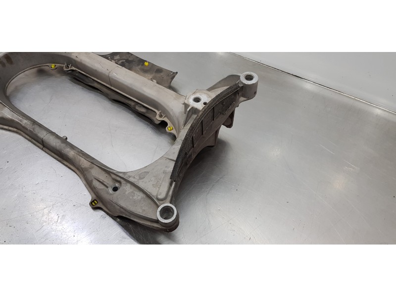 Recambio de puente delantero para lexus is 300h referencia OEM IAM 5120130140  