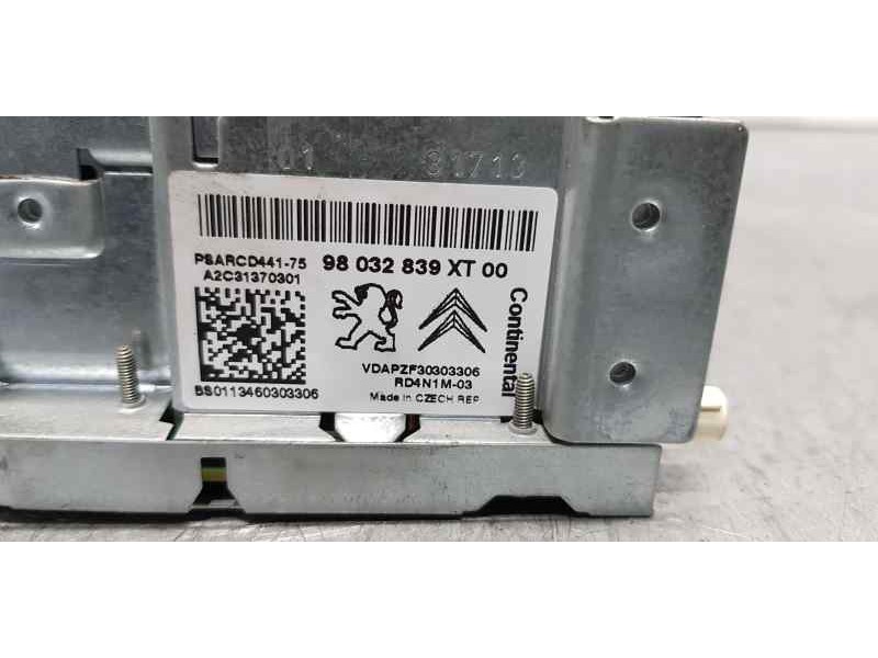 Recambio de sistema audio / radio cd para peugeot partner kasten doble cabina referencia OEM IAM 98032839XT  
