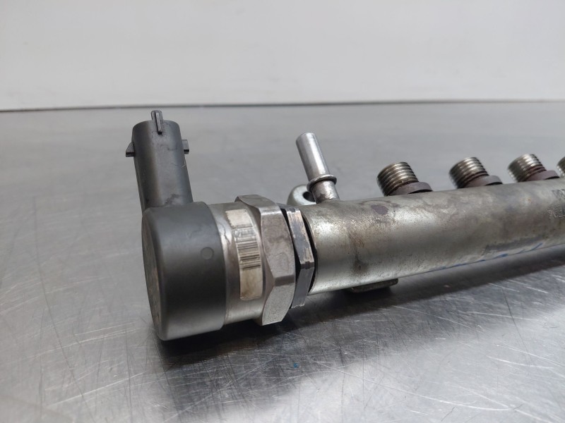 Recambio de rampa inyectora para peugeot 4007 sport pack referencia OEM IAM 1570R9 0281002803 