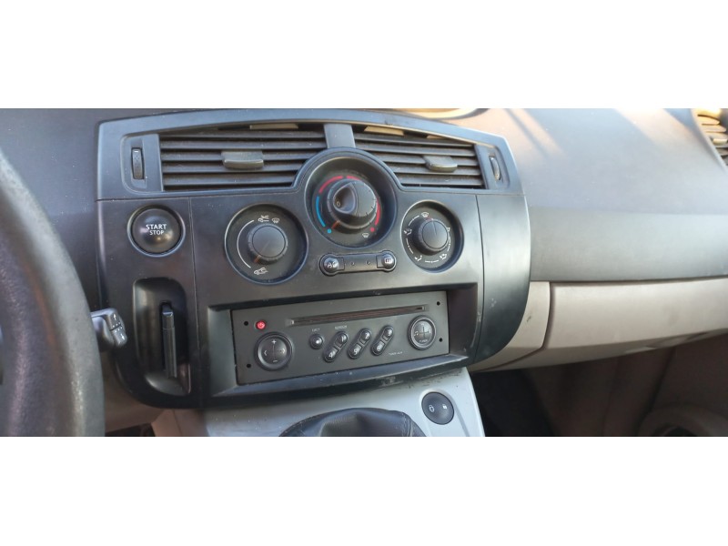 renault scenic ii del año 2004