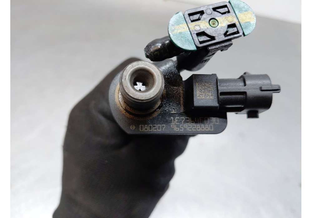 Recambio de inyector para mitsubishi outlander ii (cw_w) 2.2 di-d 4wd referencia OEM IAM 9659228880  