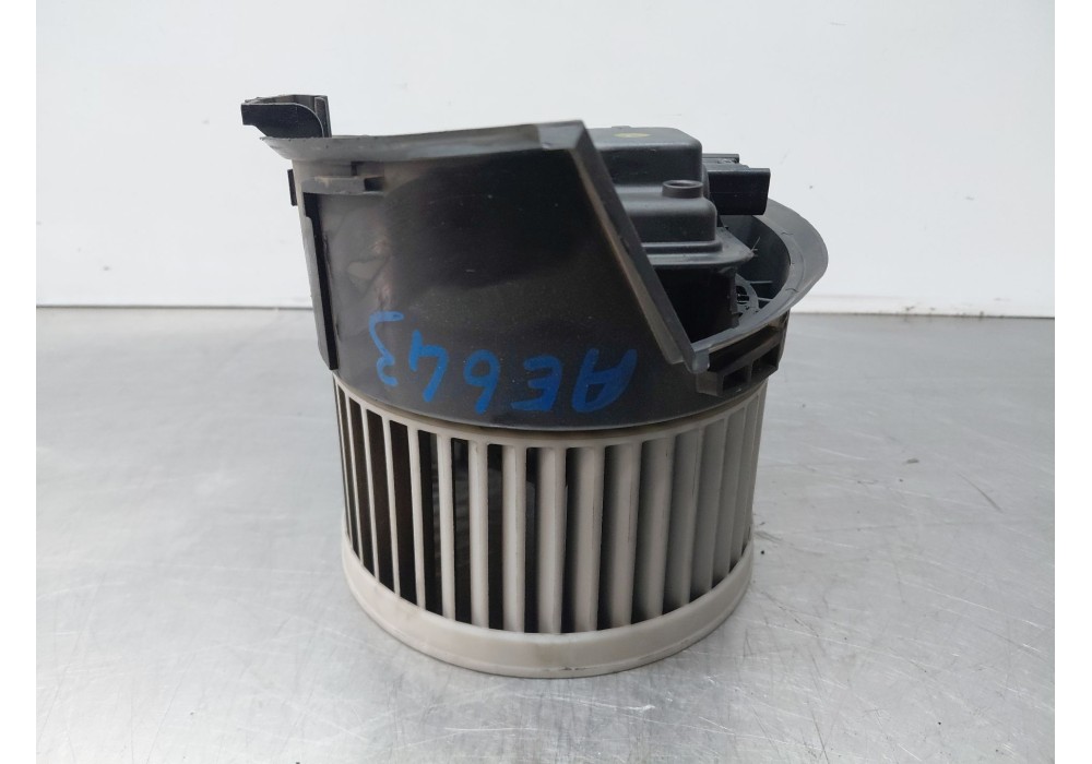 Recambio de motor calefaccion para peugeot 407 (6d_) 1.6 hdi 110 (6d9hzc, 6d9hyc) referencia OEM IAM 6441S3  