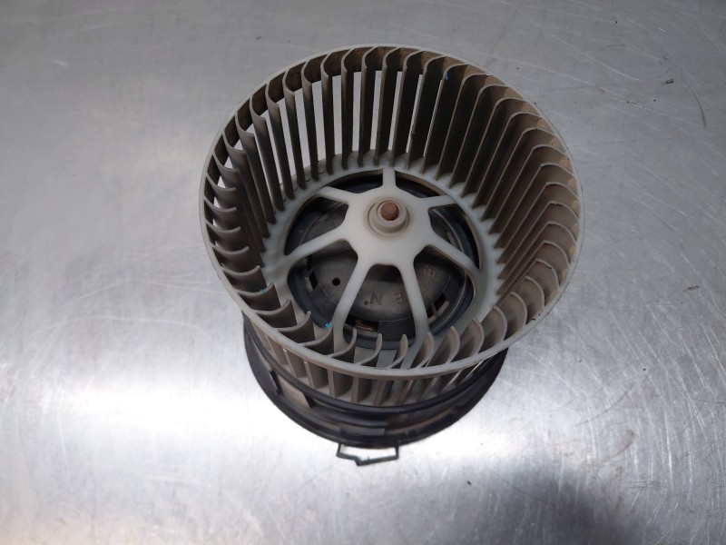 Recambio de motor calefaccion para peugeot 407 (6d_) 1.6 hdi 110 (6d9hzc, 6d9hyc) referencia OEM IAM 6441S3  