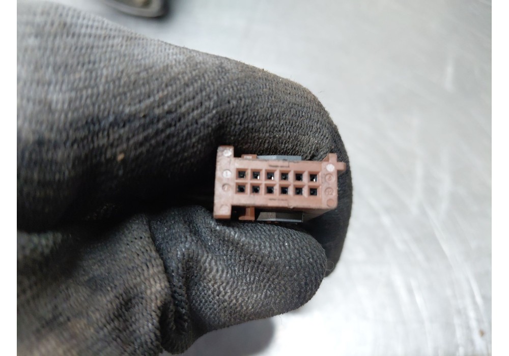 Recambio de retrovisor izquierdo para peugeot 407 (6d_) 1.6 hdi 110 (6d9hzc, 6d9hyc) referencia OEM IAM 8151GV  