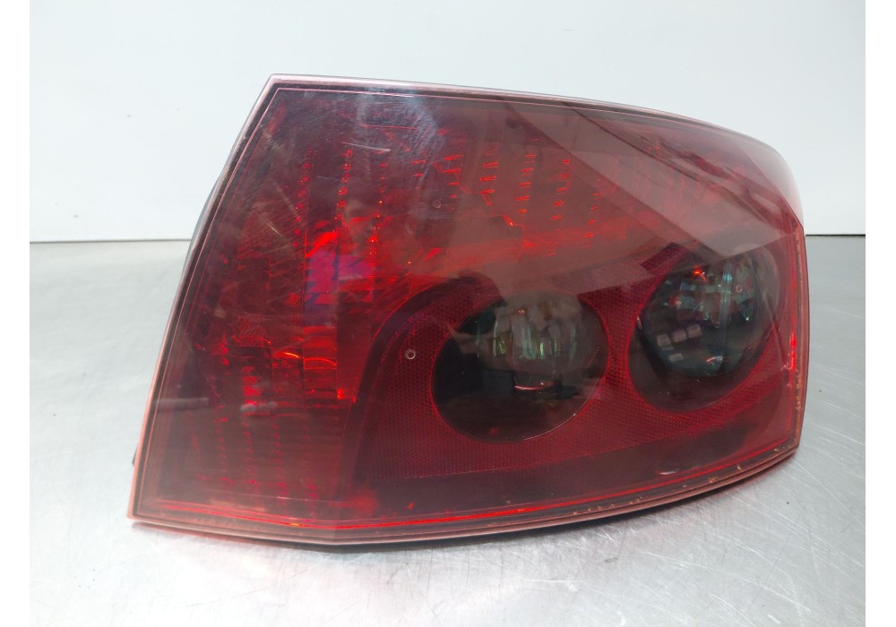 Recambio de piloto trasero derecho para peugeot 407 (6d_) 1.6 hdi 110 (6d9hzc, 6d9hyc) referencia OEM IAM 6351HP  