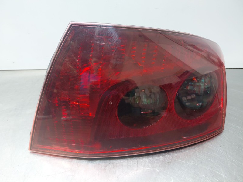 Recambio de piloto trasero derecho para peugeot 407 (6d_) 1.6 hdi 110 (6d9hzc, 6d9hyc) referencia OEM IAM 6351HP  