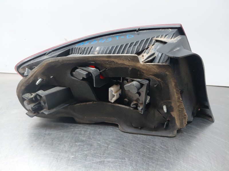 Recambio de piloto trasero derecho para peugeot 407 (6d_) 1.6 hdi 110 (6d9hzc, 6d9hyc) referencia OEM IAM 6351HP  