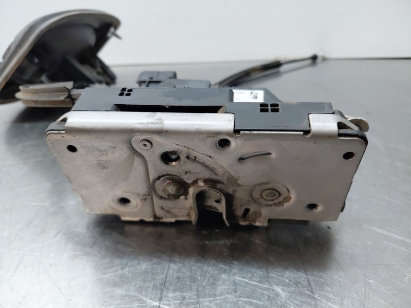 Recambio de cerradura puerta delantera derecha para fiat ducato 250 furgón multijet referencia OEM IAM 1350147080  