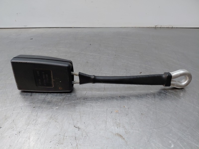 Recambio de enganche del cinturon delantero der para fiat ducato 250 furgón multijet referencia OEM IAM 60911744  