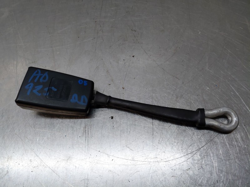 Recambio de enganche del cinturon delantero der para fiat ducato 250 furgón multijet referencia OEM IAM 60911744  