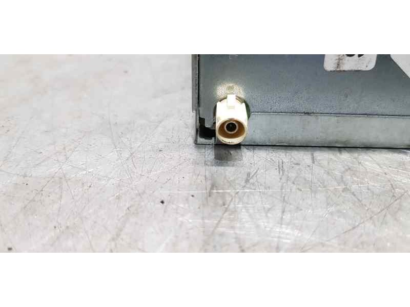 Recambio de sistema audio / radio cd para peugeot partner kasten doble cabina referencia OEM IAM 98032839XT  