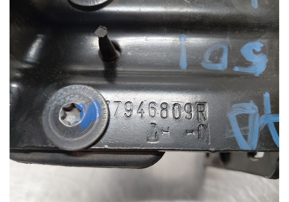 Recambio de soporte / guia puerta corredera para renault master iii furgón referencia OEM IAM   