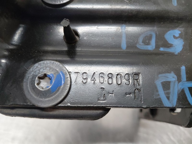 Recambio de soporte / guia puerta corredera para renault master iii furgón referencia OEM IAM   