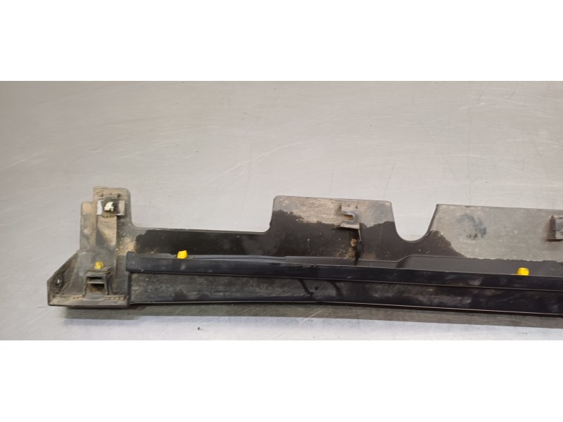 Recambio de faldon lateral para hyundai kona klass 2wd referencia OEM IAM 87751J9500PGY  