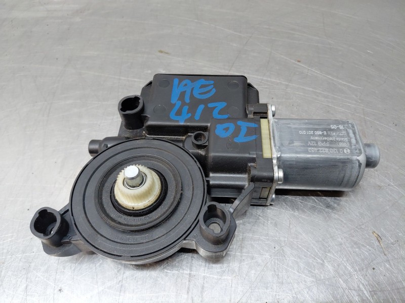 Recambio de motor elevalunas delantero izquierdo para seat ibiza st (6p8) style referencia OEM IAM   