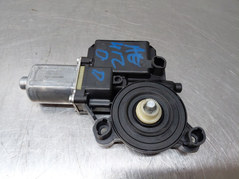 Recambio de motor elevalunas delantero derecho para seat ibiza st (6p8) style referencia OEM IAM   