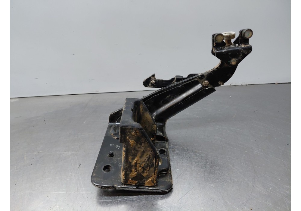 Recambio de soporte / guia puerta corredera para renault master iii furgón referencia OEM IAM   