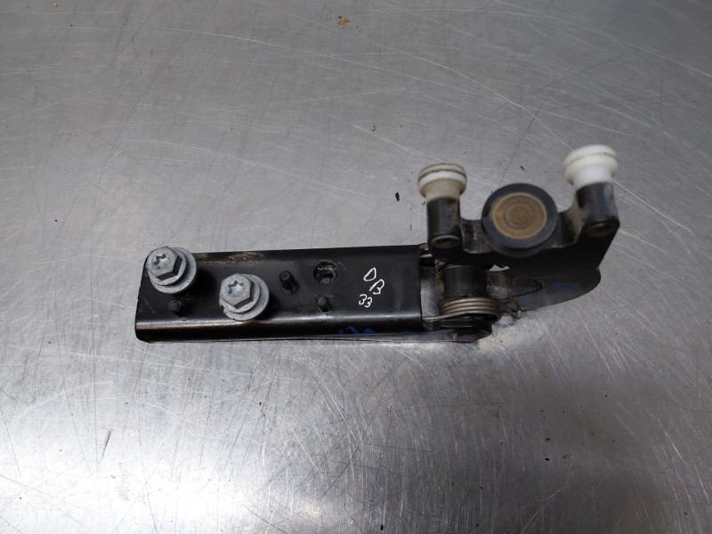 Recambio de soporte / guia puerta corredera para renault master iii furgón referencia OEM IAM   