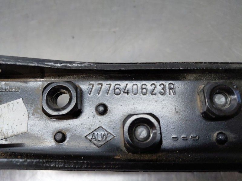 Recambio de soporte / guia puerta corredera para renault master iii furgón referencia OEM IAM   
