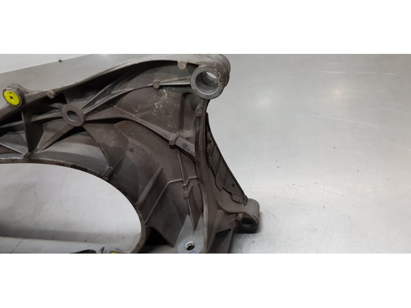 Recambio de puente delantero para lexus is 300h referencia OEM IAM 5120130140  