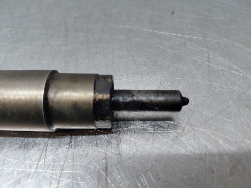 Recambio de inyector para audi a4 b8 (8k2) 2.0 tdi referencia OEM IAM 03L130277  