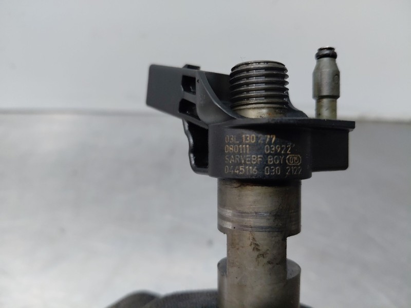 Recambio de inyector para audi a4 b8 (8k2) 2.0 tdi referencia OEM IAM 03L130277  