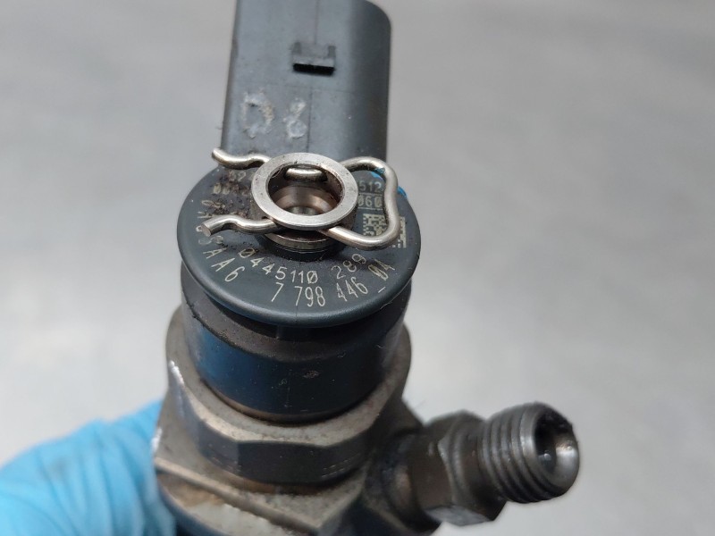 Recambio de inyector para bmw x1 (e84) xdrive 18 d referencia OEM IAM 0445110289  