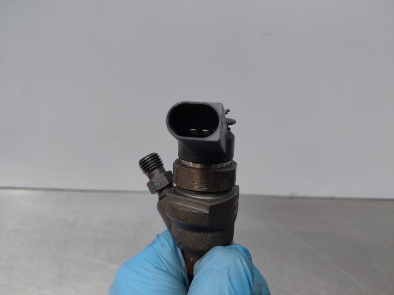 Recambio de inyector para bmw x1 (e84) xdrive 18 d referencia OEM IAM 0445110289  