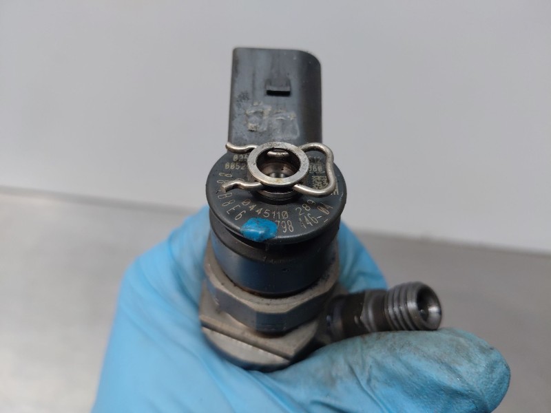Recambio de inyector para bmw x1 (e84) xdrive 18 d referencia OEM IAM 0445110289  