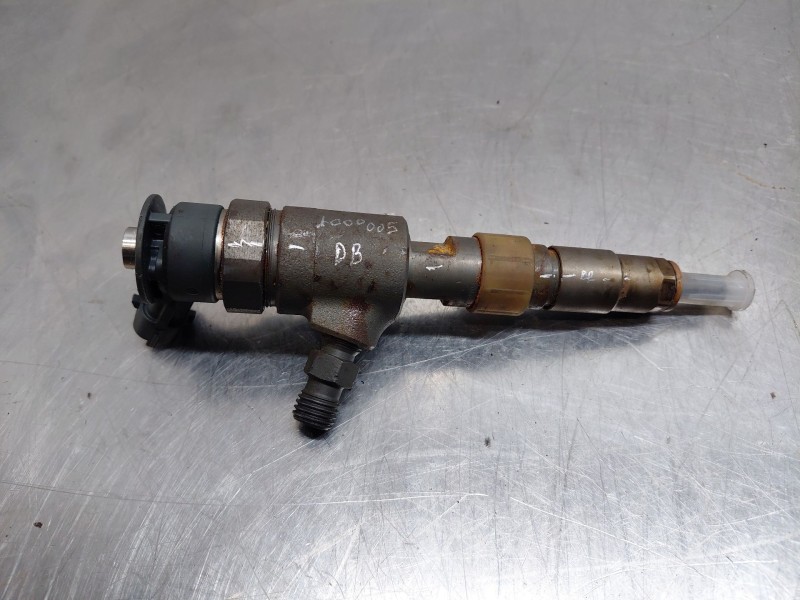 Recambio de inyector para peugeot partner kasten active referencia OEM IAM   