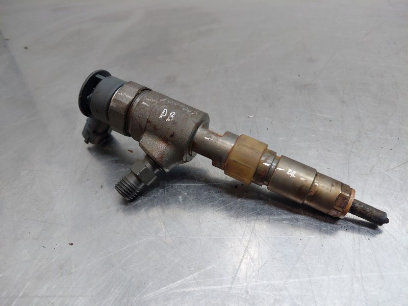 Recambio de inyector para peugeot partner kasten active referencia OEM IAM   