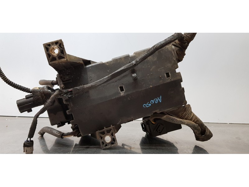 Recambio de caja reles / fusibles para toyota land cruiser (j12) 3.0 turbodiesel referencia OEM IAM 8266260170  